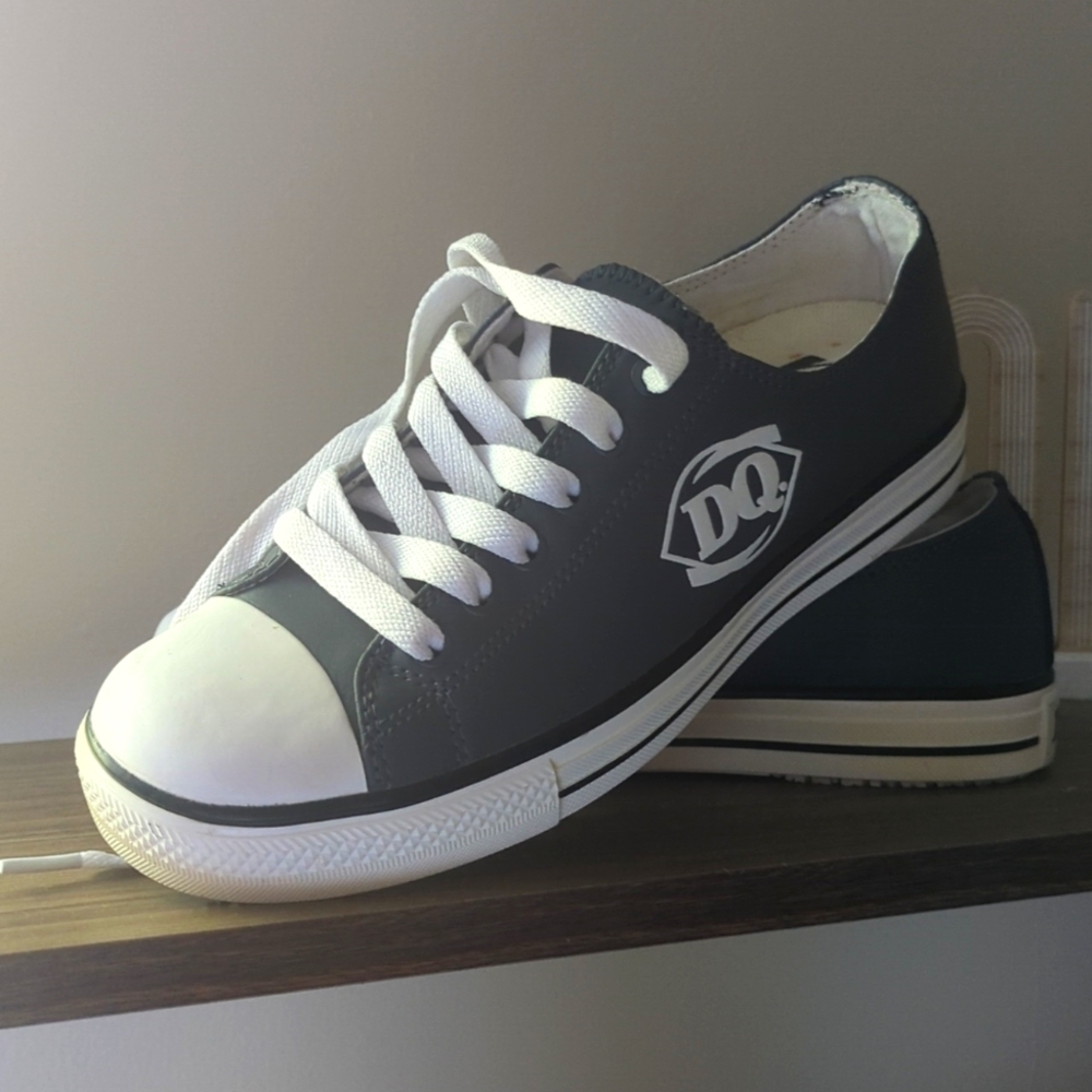 Dairy Queen DQ Leather Genuine Grip Slip Resistant Oil Resistant Non Marking